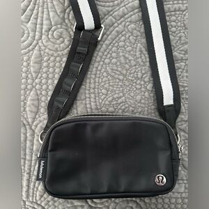 Lululemon Everywhere Crossbody Bag